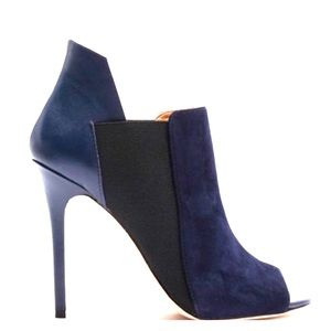 Halston Heritage “Madison” booties size 7